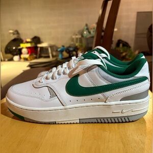 Nike Gamma Force Sneaker